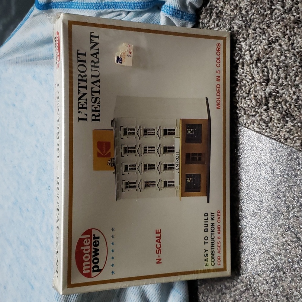 N Scale Vintage Model Power No. 1535 L'Entroit Restaurant Building Kit, Sealed
